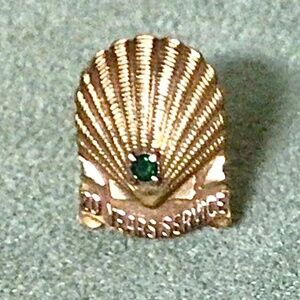 Shell Oil Employee (10k Solid Gold) “20 Years Service” Pin with Emerald Accent